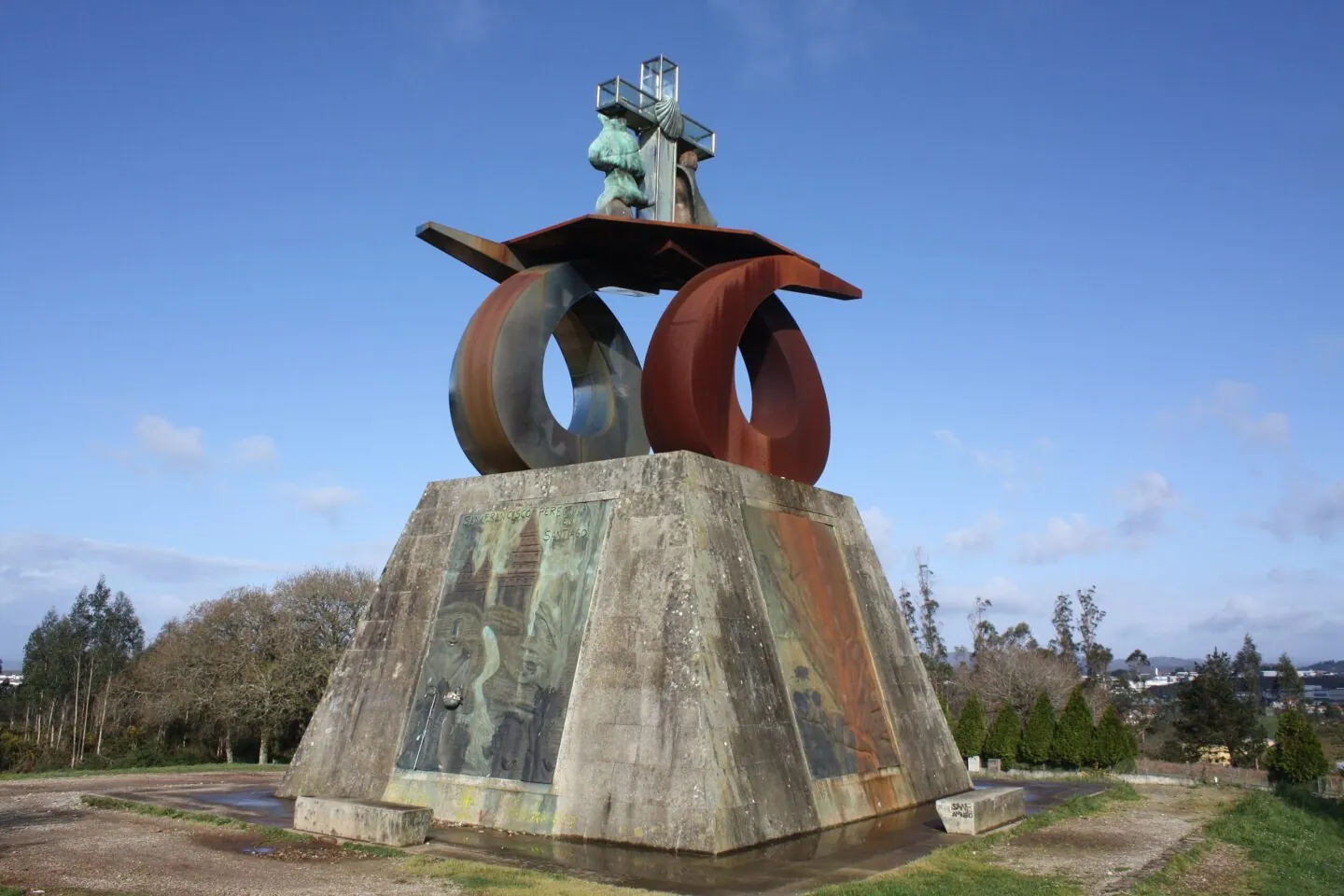 Monumento "Encontro dos Camiños de Santiago", en el Monte do Gozo